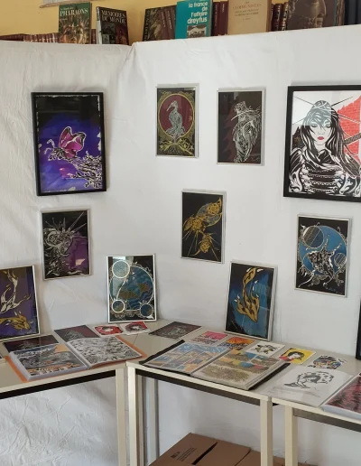 Photo des travaux de l'artiste-dessinateur Bicourt Yoan, exposés à la bibliothèque de Framerville-Rainecourt.